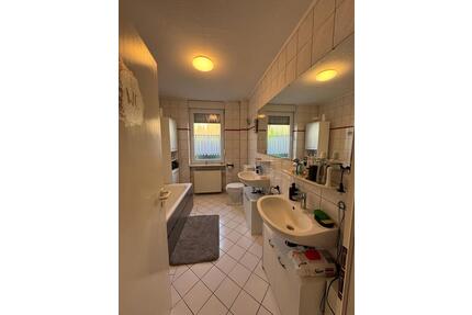 Erdgeschosswohnung mit Einbauküche - Völklingen