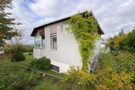 Charmanter Altbau-Bungalow mit Garten und viel Potenzial in ruhiger Lage zu verkaufen - Straußfurt