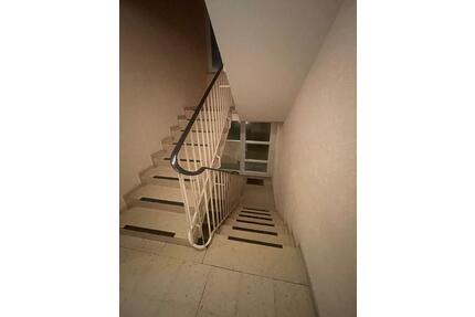 Vermietete 2-Zimmer Wohnung ZUM VERKAUF im EG mit Balkon in FFM - Frankfurt am Main Nied