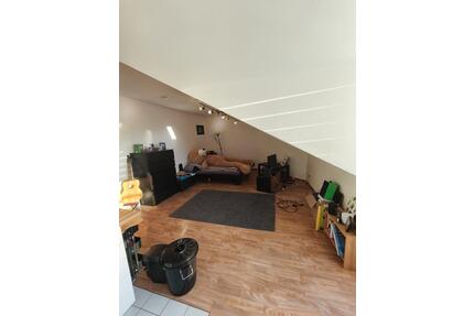 1-Raum-DG-Wohnung mit EBK & Balkon in zentraler Lage - Zella-Mehlis