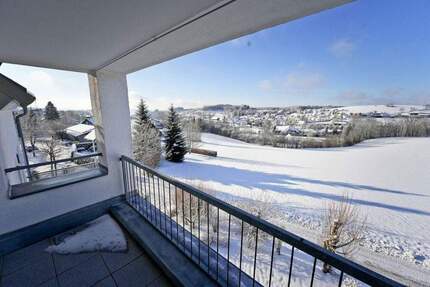 Helle und moderne 3-Zimmer Wohnung mit toller Aussicht und Balkon - Kupferberg