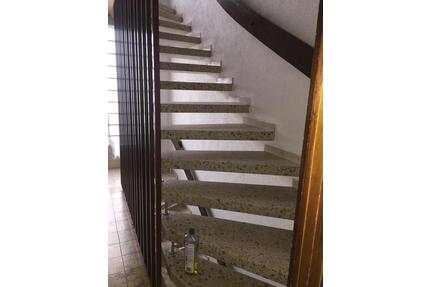 Schöne 5 ZimmerKücheBadFlur Wohnung ZENTRAL - Kleinblittersdorf