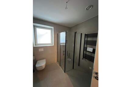 Erstbezug: Moderne 2-Zimmer-KfW40-Wohnung mit EBK & Stellplatz perfekt für Singles Paare - Walldürn