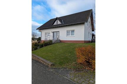 Großzügiges Einfamilienhaus mit Garage - Dickenschied