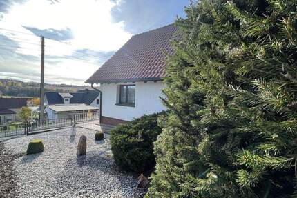 Ein Zuhause zum Wohlfühlen mit Aussicht und Potential - bereit für Ihre Ideen! EFH in schöner Lage! - Schleiz