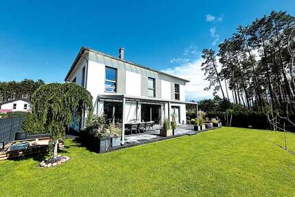 Haus zum Kaufen in Borkwalde 695.000,00 € 218 m²
