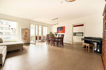 Mitten drin: Ihr barrierefreies Logenplatz-Zuhause mit West-Balkon - Siegburg