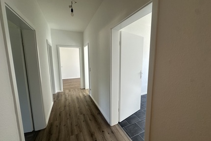 Neu sanierte 3 Zimmer Wohnung mit Balkon und Wanne in Untermhaus! - Gera