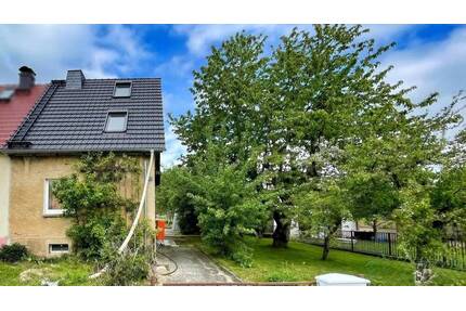 Sanierungsbedürftige Doppelhaushälfte - Steina