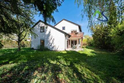 Haus zum Kaufen in Neutraubling 595.000,00 € 155.49 m²