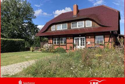Haus zum Kaufen in Lieskau 397.000,00 € 230 m²