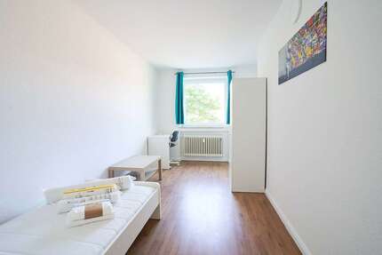 WG-Zimmer in Düsseldorf 614,00 € 15 m²