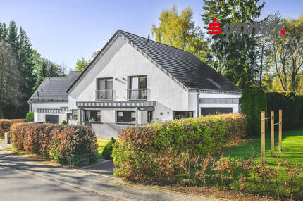 Attraktive Doppelhaushälfte in Simmerath - modernes Wohnen mit Garten und Garage