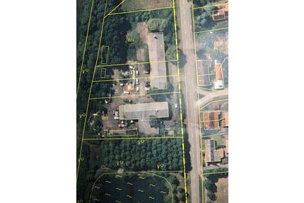 Wohnhaus mit Grundstück und Garagen 3000qm Nr.139, Gebäude 300qm. - Seehausen (Altmark)