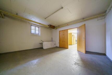 Großzügiges Souterrain zum Selbstausbau! - Nürnberg 10809564000