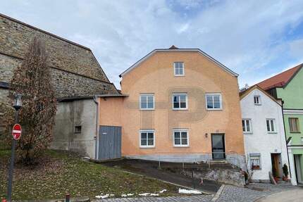 HISTORISCHES ALTSTADTHAUS IM ZENTRUM DER DONAUSTADT VILSHOFEN