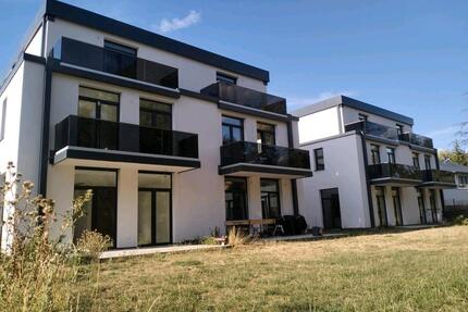 Moderne Neubau-Doppelhaushälfte mit Garten & Platz zum Wohlfühlen - Taunusstein