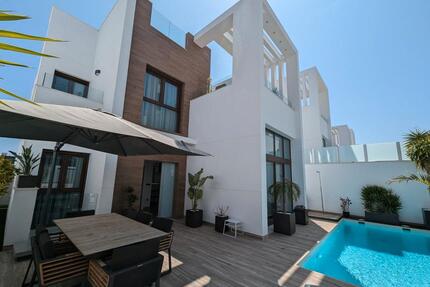 Ferien- Neubauvilla mit Privatpool in Torrevieja - Paderborn Neuenbeken