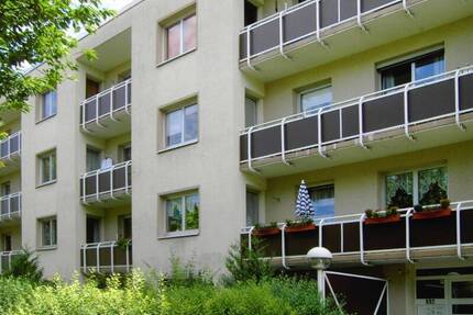 3-Zimmer-Wohnung mit Balkon und Tageslichtbad - Frankfurt am Main Bonames