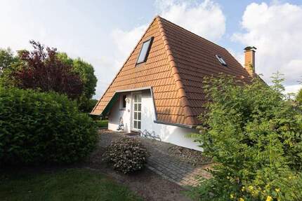 Ferienhaus mit Feldblick - voll möbliert, freistehend auf Eckgrundstück - Wurster Nordseeküste Neufeld