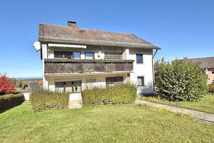 Geräumiges Wohnhaus mit großem Grundstück - Plößberg