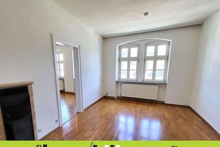 H-43015 - Stilvolle 3-Zimmer-Altbauwohnung mit Einbauküche im Stadtzentrum von Hof