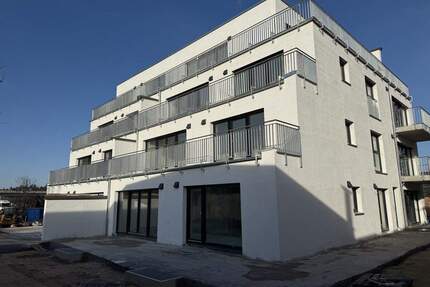 Letzte Erdgeschosseinheit -Ihr neues Zuhause mit großem Garten - moderne 4-Zimmer-Wohnung im Effizienzhaus 40 - Feucht