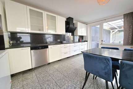 Haus zum Kaufen in Neuss 455.000,00 € 211.19 m²
