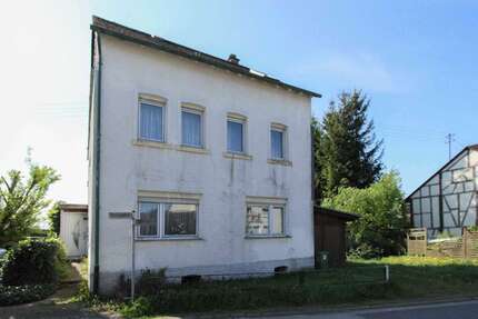 Haus zum Kaufen in Laufersweiler 50.000,00 € 183 m²