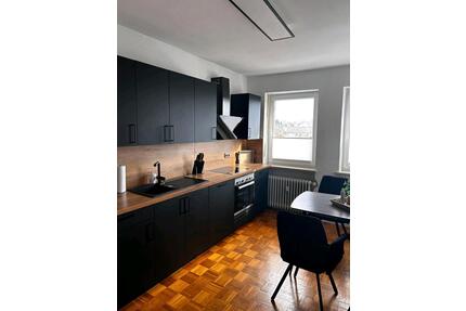 Helle 4-Zimmer-Wohnung mit Balkon und Garten in Rottenburg - Rottenburg an der Laaber