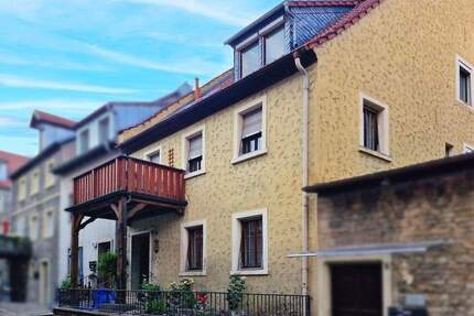 Wohnhaus - 279.000,00&nbsp;EUR Kaufpreis, ca.&nbsp; 191,00&nbsp;m&sup2;&nbsp;Wohnfl&auml;che in Dettelbach (PLZ: 97337)