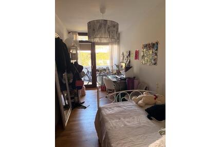 WG Zimmer in Bogenhausen - 1.000,00&nbsp;EUR Kaltmiete, ca.&nbsp; 92,00&nbsp;m&sup2; in München (PLZ: 81927) Bogenhausen