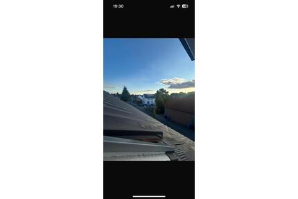 Dachgeschoss Wohnung in Ratingen zu vermieten.