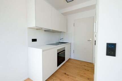Wohnung zum Mieten in Stuttgart 820,00 € 17.59 m²