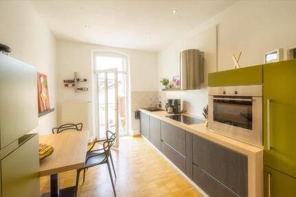 Altbau-Traum in Bestlage - 5 Zimmer, 143m2, Balkon, Küche - Nürnberg Gleißhammer