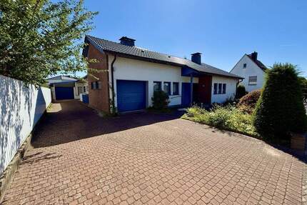 Bungalow mit 2 Wohneinheiten in begehrter Lage