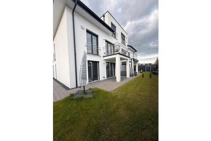 Moderne Neubau 2-Zimmer Wohnung mit Garten & Terrasse in Minden