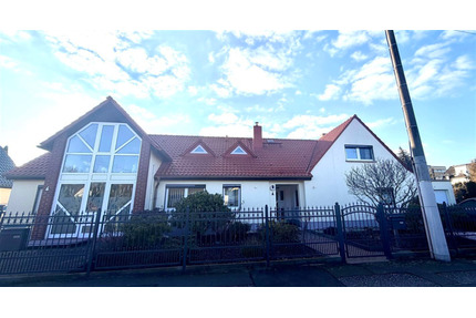 Großes EFH mit vielen Möglichkeiten- Keller, Gartenhaus, GarageCarport, Brunnen + toller Garten! - Leipzig Grünau-Siedlung