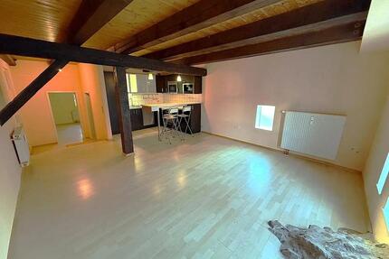 Charmante 2-Zimmer-Wohnung mit offener Küche & Stellplatz - Leonberg