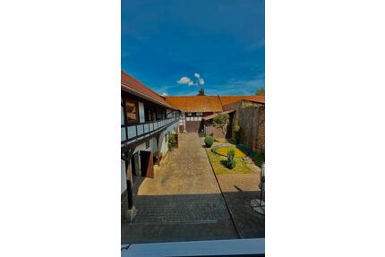 4-Seiten Hof Bauernhof - 475.000,00&nbsp;EUR Kaufpreis, ca.&nbsp; 400,00&nbsp;m&sup2; in Bad Langensalza (PLZ: 99947)