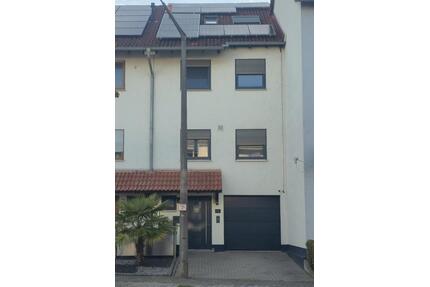 **PROVISIONSFREI** Reihenmittelhaus mit Doppelgarage, PV & Klima - Lampertheim