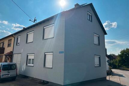 Modern, Stilvoll, Bezugsfrei. Geräumiges Einfamilienhaus - Rosenfeld