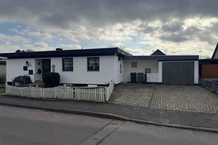 Bungalow mit Wintergarten, Garage u. Vollkeller - Schwentinental Klausdorf