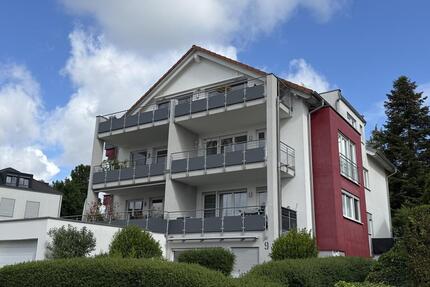 Modernes Wohnen mit Aufzug, Süd-Balkon und Tiefgarage - Göppingen