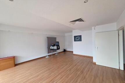Büro über dem Jenfeld-Center - 1.140,00&nbsp;EUR Kaltmiete, ca.&nbsp; 95,00&nbsp;m&sup2; in Hamburg (PLZ: 22043) Wandsbek