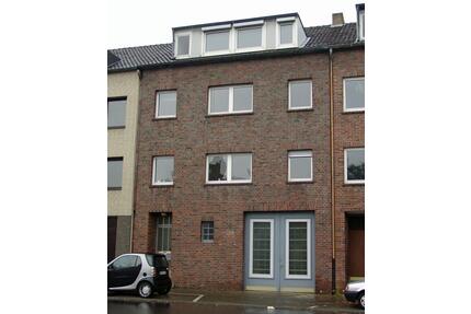 möblierte 2 ZKDB-Wohnung mit Balkon in Düren