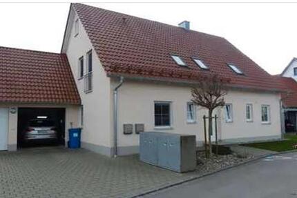 Neuwertige 5-Zimmer-DG-Wohnung mit Balkon, Garten und Garage - Deiningen