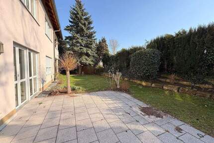 Exklusives Wohnen im Grünen! Sehr schöne 4 Zi. Erdgeschosswohnung mit traumhaften Garten und großzügigen Grundriss im - Stadtteil Gaismannshof - Nürnberg