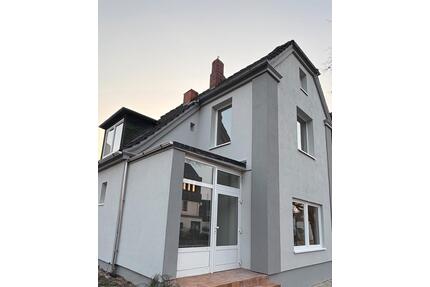 Renoviertes Einfamilienhaus mit Terrasse in Lübeck-Schlutup