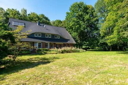 Haus zum Mieten in Lauenbrück 2.200,00 € 240 m²